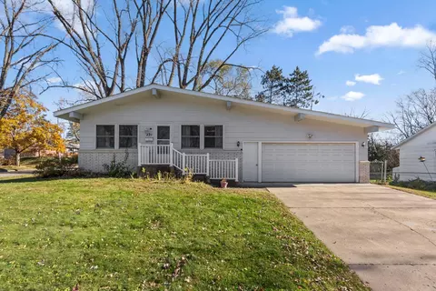231 Birchwood Dr N, Stillwater, MN 55082