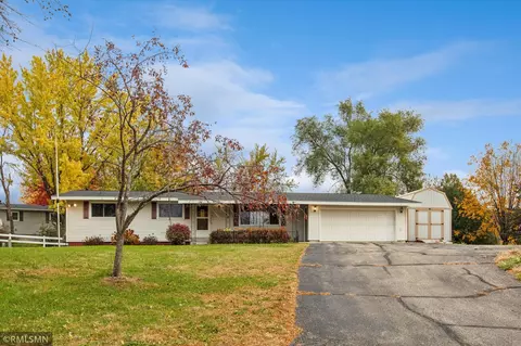 104 Bavarian Cir, Cannon Falls, MN 55009