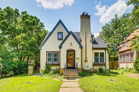 3807 Hubbard Ave N, Robbinsdale, MN 55422
