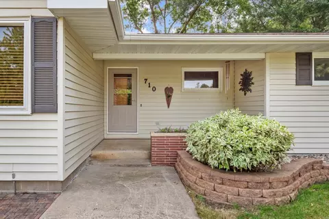 710 Upper Johnson Cir, Saint Peter, MN 56082 photo 3