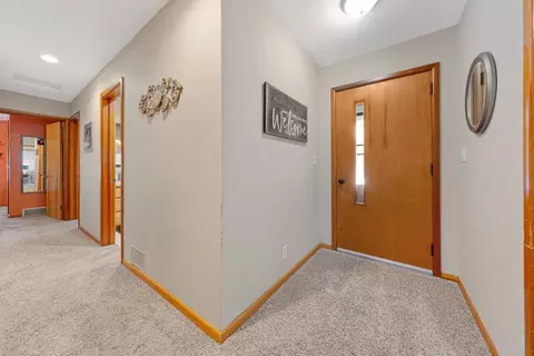 710 Upper Johnson Cir, Saint Peter, MN 56082 photo 9