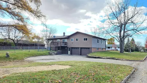 1104 6th St SW, Wadena, MN 56482 photo 4