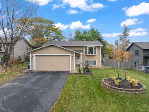 14709 Hillshire Ln, Burnsville, MN 55306