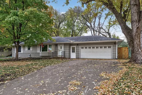 826 113th Ave NW, Coon Rapids, MN 55448