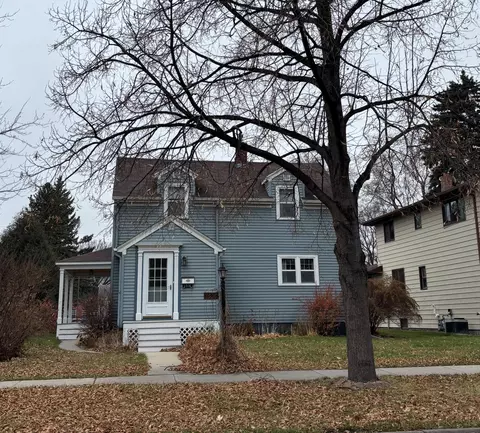 1518 12th St N, Fargo, ND 58102
