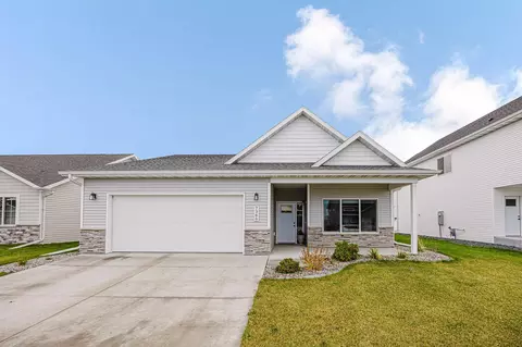 7366 29th St S, Fargo, ND 58104