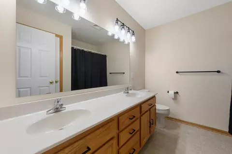 Bath - 563 Summit Ave, Dundas, MN 55019 photo 2 of 6