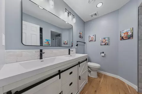 Bath - 563 Summit Ave, Dundas, MN 55019 photo 5 of 6