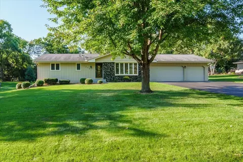 12791 Gerard Dr, Eden Prairie, MN 55346