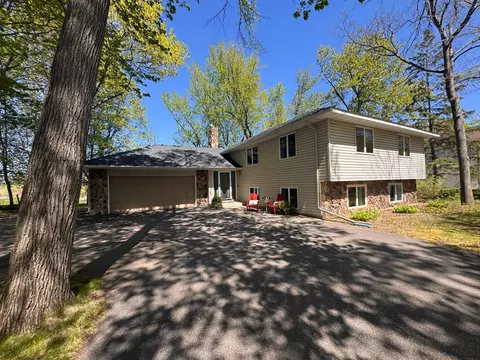 1353 Wood Duck Trl, Shakopee, MN 55379