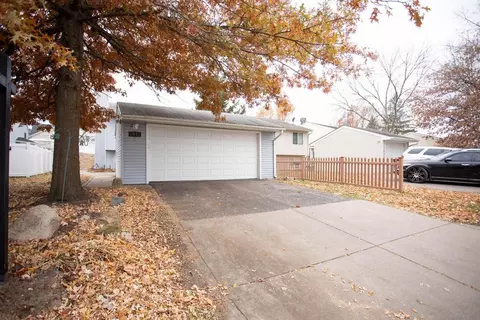 7841 Rimbley Rd, Woodbury, MN 55125