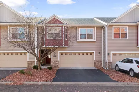 3124 Frontier Dr, Woodbury, MN 55129