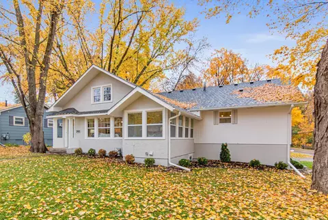 2901 Hazelwood Ln, Mound, MN 55364
