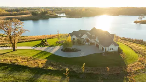 4026 Union Lake Trl, Northfield, MN 55057