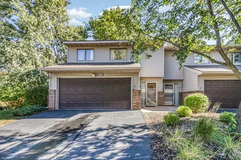 2338 Hillwood Dr E, Maplewood, MN 55119