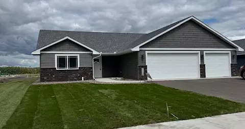 7222 Hawthorne Ct, North Branch, MN 55056