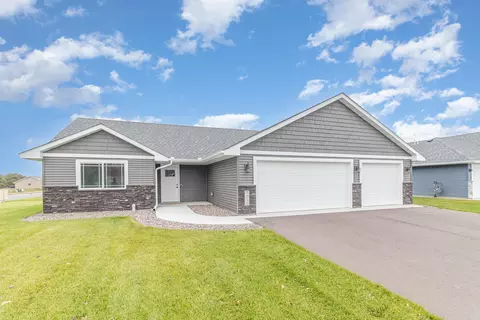7222 Hawthorne Ct, North Branch, MN 55056