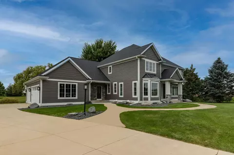 2736 Headland Ct SW, Rochester, MN 55902
