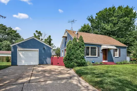 130 17th Ave S, Hopkins, MN 55343