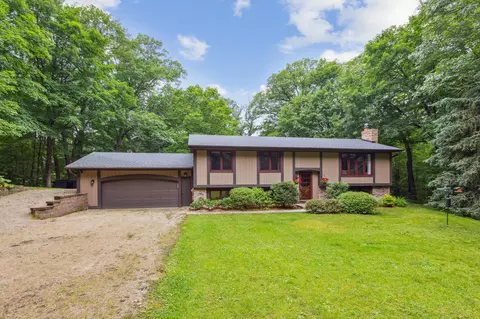 575 N Branch Rd, Maple Plain, MN 55359