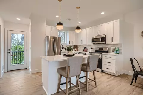 1995 11th Ave E UNIT 1, Maplewood, MN 55119