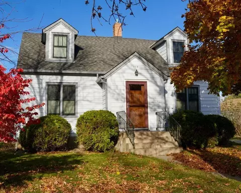 113 E 4th St, Monticello, MN 55362