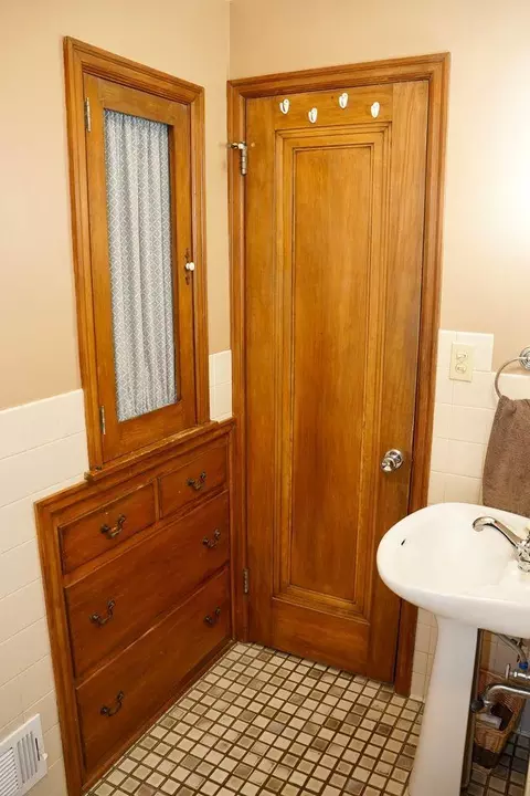 Bath - 113 E 4th St, Monticello, MN 55362 photo 2 of 3