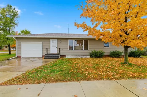 215 Church St N, Eden Valley, MN 55329