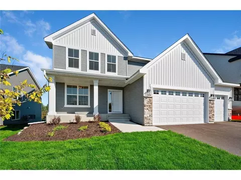 2015 Lusitano St, Shakopee, MN 55379