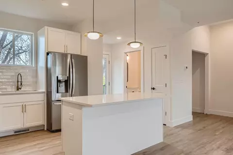 1995 11th Ave E UNIT 2, Maplewood, MN 55119