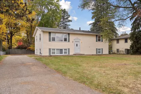 9104 Lexington Ave N, Circle Pines, MN 55014