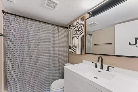 Bath - 14960 Dodd Blvd, Rosemount, MN 55068 photo 4 of 5