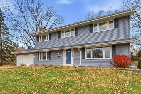 11121 Carver Ct, Burnsville, MN 55337