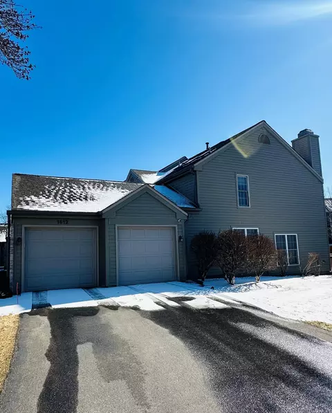 1612 Rose Hill Cir, Saint Paul, MN 55108