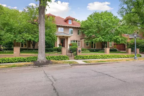 1724 Summit Ave, Minneapolis, MN 55403