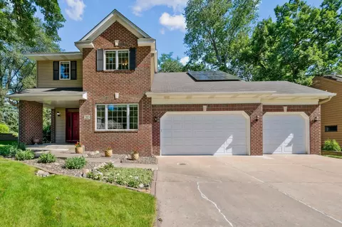 283 Timberline Trl, Vadnais Heights, MN 55127