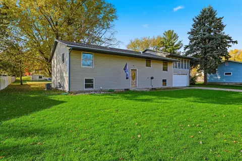 1056 Birch Ave, Red Wing, MN 55066