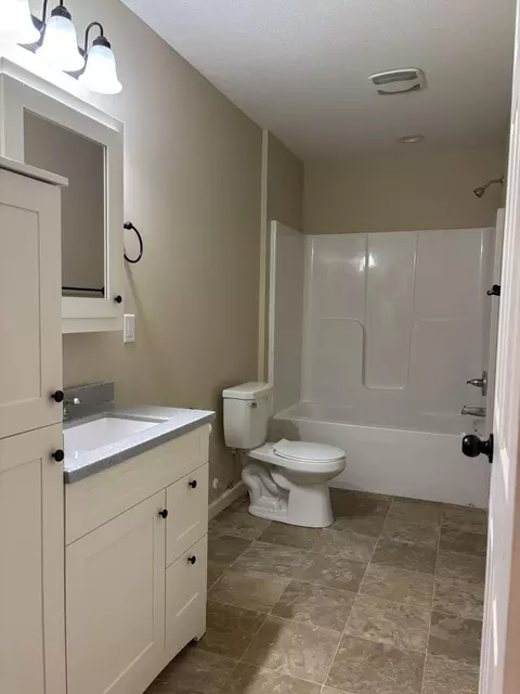 421 E Cheyenne St, Roberts, WI 54023 photo 8