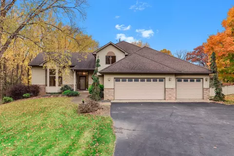8885 Alfa Ln, Inver Grove Heights, MN 55077