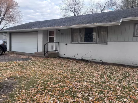 13810 Sunset Trl, Plymouth, MN 55441