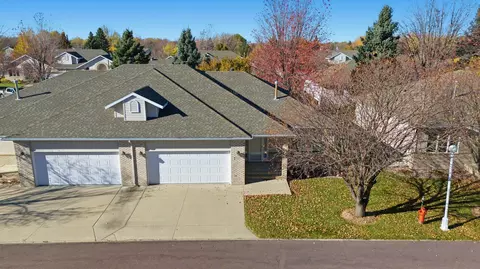 2415 Madison Square Dr S, Fargo, ND 58104