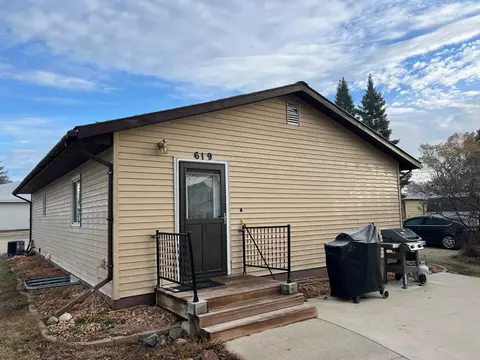 619 2nd St W, Park Rapids, MN 56470