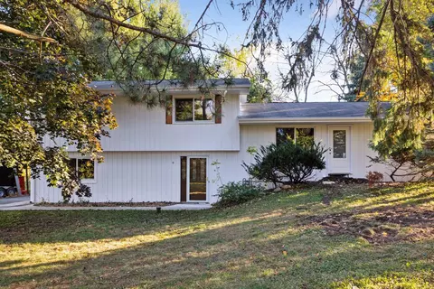 18065 Berry Ln, Wayzata, MN 55391