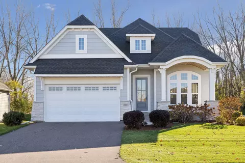 1086 Mehegan Ln, Vadnais Heights, MN 55127