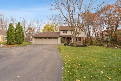 8747 Bentwood Dr, Eden Prairie, MN 55344
