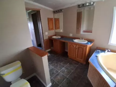 Bath - 18564 65th Ave, Milaca, MN 56353 photo 1 of 2
