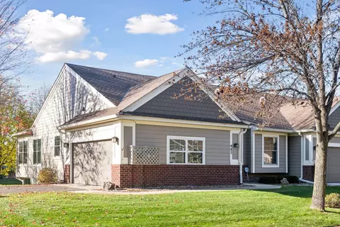 982 Victoria Greens Blvd, Victoria, MN 55386