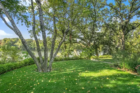 Exterior - 707 Riverside Dr SE, Saint Cloud, MN 56304 photo 6 of 9