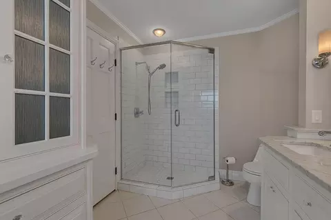 Bath - 707 Riverside Dr SE, Saint Cloud, MN 56304 photo 3 of 5