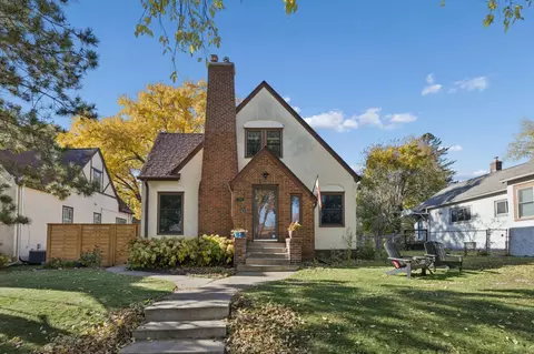 2706 Hayes St NE, Minneapolis, MN 55418